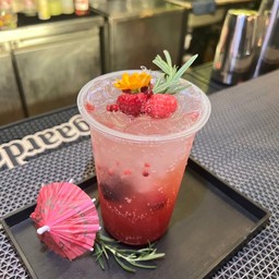 กุหลาบสตอเบอรี่โซดา