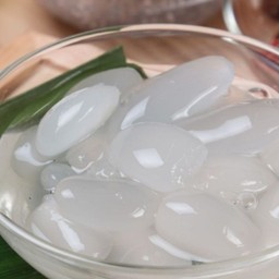 ลูกชิดลอยแก้ว ขนมหวาน น้ำแข็งไส