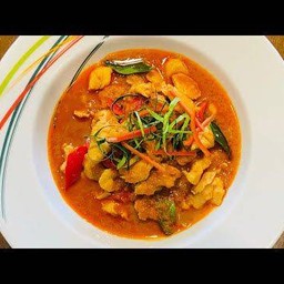 พะแนง( สามารถเลือกเนื้อสัตว์ได้)