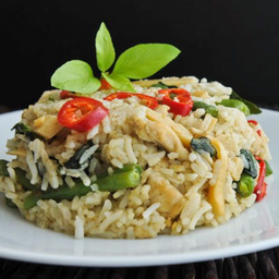 ข้าวผัดแกงเขียวหวาน