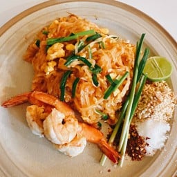 ผัดไทยกุ้งสด