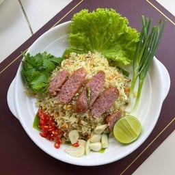 ข้าวผัดแหนม