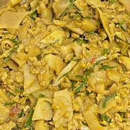 ผัดพริกแกงใต้หมูสับใส่หน่อไม้ดอง