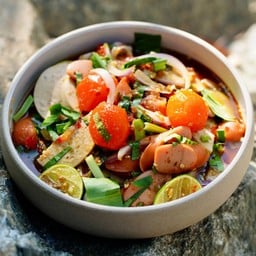 ยำหมูยออุบล ไส้กรอก ไข่แดงเค็ม