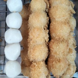 ขวัญไก่ปัง&ลูกชิ้นปัง