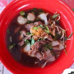 ก๋วยเตี๋ยวขาหมู