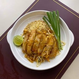 ผัดไทยคอหมูย่าง