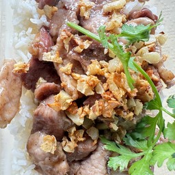 หมูกระเทียม เป็นกับ