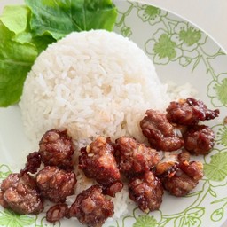 หมูปั้นก้อนทอดกระเทียมพริกไทย