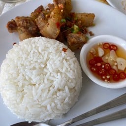 🌟โก๋ปิ้งย่าง🌟 อาหารจานเดียว อาหารตามสั่ง กระเพราไก่ ไข่ดาว คั่วกลิ้ง พริกแกง ข้าวผัดหมู สปาเก็ตตี้ โก๋ปิ้งย่าง