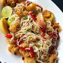 ตำขนมจีนแคบหมูปลาร้า