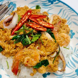 ผัดพริกแกงห่อหมก