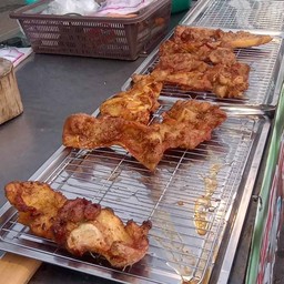 คอหมูย่างวัยรุ่นสร้างตัว