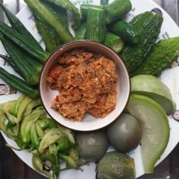 รุ้งน้ำพริกสด