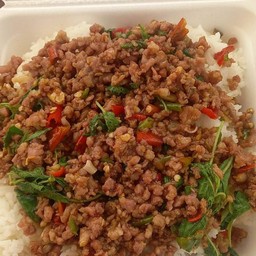 กระเพราหมูสับ