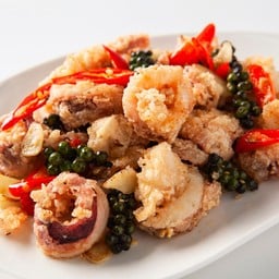 หมึกไข่คั่วพริกไทยอ่อน