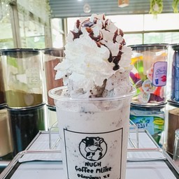 นมสดโอริโอ้ปั่นเพิ่มวิปครีมราดช็อกโกแลต