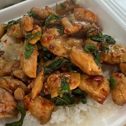 ไก่นุ่ม กะเพรา