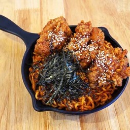 มาม่าเผ็ดไก่ทอดเกาหลี