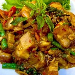 เจ๊สุ อาหารตามสั่ง.หมูป่า.หมูกรอบรสเด็ด เจ๊สุ