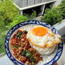 Muns Ded (มันส์เด็ด) สุขุมวิท 49