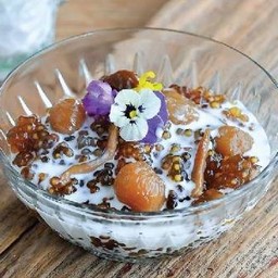 สาคูเปียกลำไยแห้งน้ำกะทิกุหลาบ