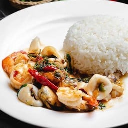 ข้าวกระเพราทะเลรวม กุ้ง_หมึก_หอยแมลงภู่