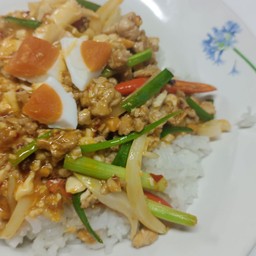 [อร่อยซ่ากับโค้ก] ปลาหมึกผัดไข่เค็ม +  โค้ก ออริจินัล (ขวด)