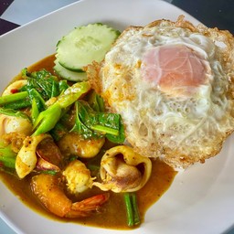 ข้าวราดเครื่องแกง +(กดเลือกเนื้อสัตว์)