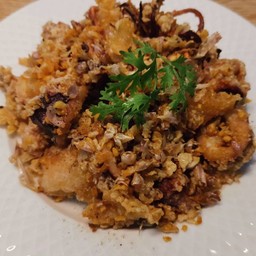 หมึกไข่ทอดกระเทียม