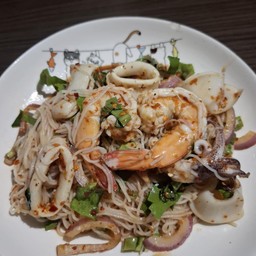 ยำขนมจีนทะเล