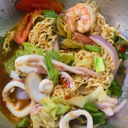 ยำแหลกสาระพัดเมนู -