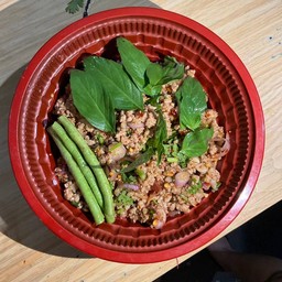 ข้าวลาบหมู