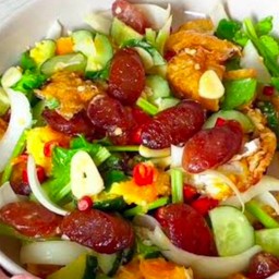 ยำกุนเชียงไข่ดาว