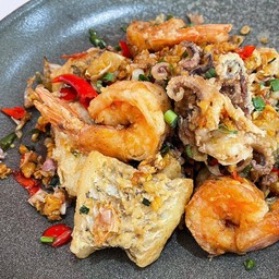 ทะเลรวมคั่วพริกเกลือ