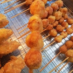 ลูกชิ้น กุ้ง ชุบแป้งทอด