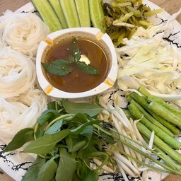 ชุดขนมจีนน้ำยาป่าปักษ์ใต้+ผักสด