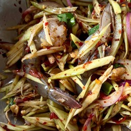 ตำมะม่วงกุ้งสด ปลาร้า