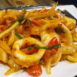 ปลาหมึกผัดไข่เค็ม