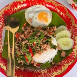 ญ.จรวยก๋วยเตี๋ยวเรือ&ก๋วยเตี๋ยวเนื้อตุ๋น&สเต็ก&อาหารอร่อย หางดง