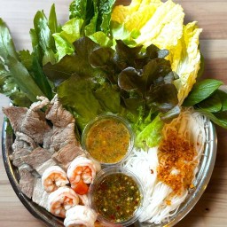 โคตรเมี่ยง & ยำแซ่บ By ครัวปอยฝ้าย ลุมพินีวิลล์ สุขุมวิท76 สเตชั่น 1