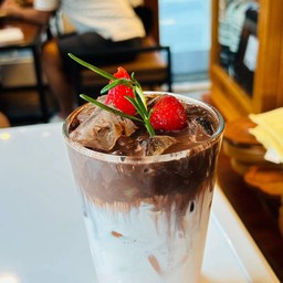 ช๊อตสตอเบอรี่ช๊อกโกแลต