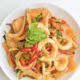 ปลาหมึกผัดไข่เค็ม