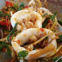 ปลาหมึกผัดฉ่า