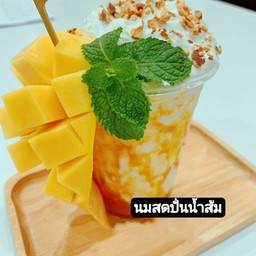 นมสดปั่นน้ำส้ม *ไม่มีวิปครีมด้านบนนะคะ*