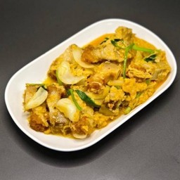 หมูกรอบผัดผงกระหรี่(กับข้าว).