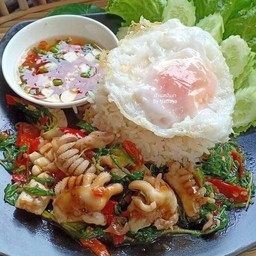 กะเพราปลาหมึก