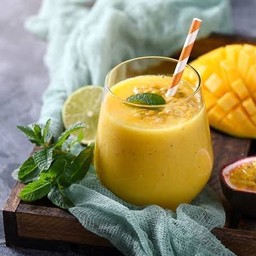 มะม่วงเสาวรสโซดาเย็น