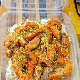 กุ้งผัด กระเทียมพริกไทยราดข้าว