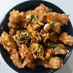 หมูสามชั้นทอดราดซอสมะขาม
